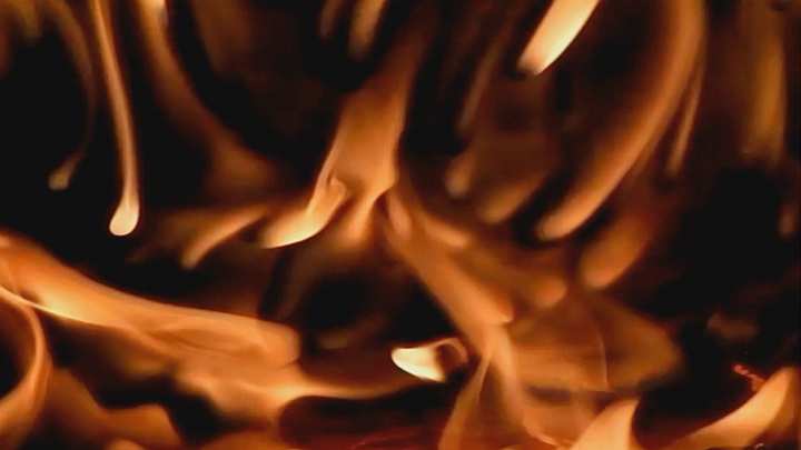 V12214u Beautiful Wavy Slow Motion FirePlace Flames300fps Loop 1080
